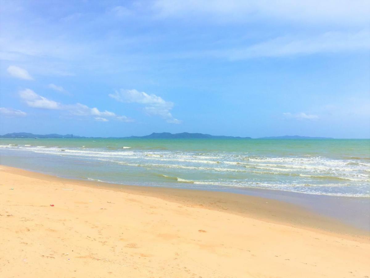 Cosy Lumpini Beachfront One Bedroom Jomtein Jomtien Beach Exterior foto